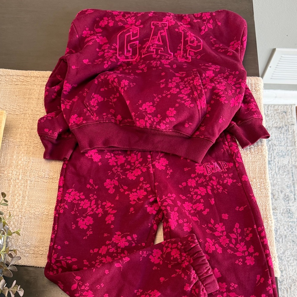 GAP Girls Burgundy & Hot Pink Floral Hoodie and Jogger sweat suit Set